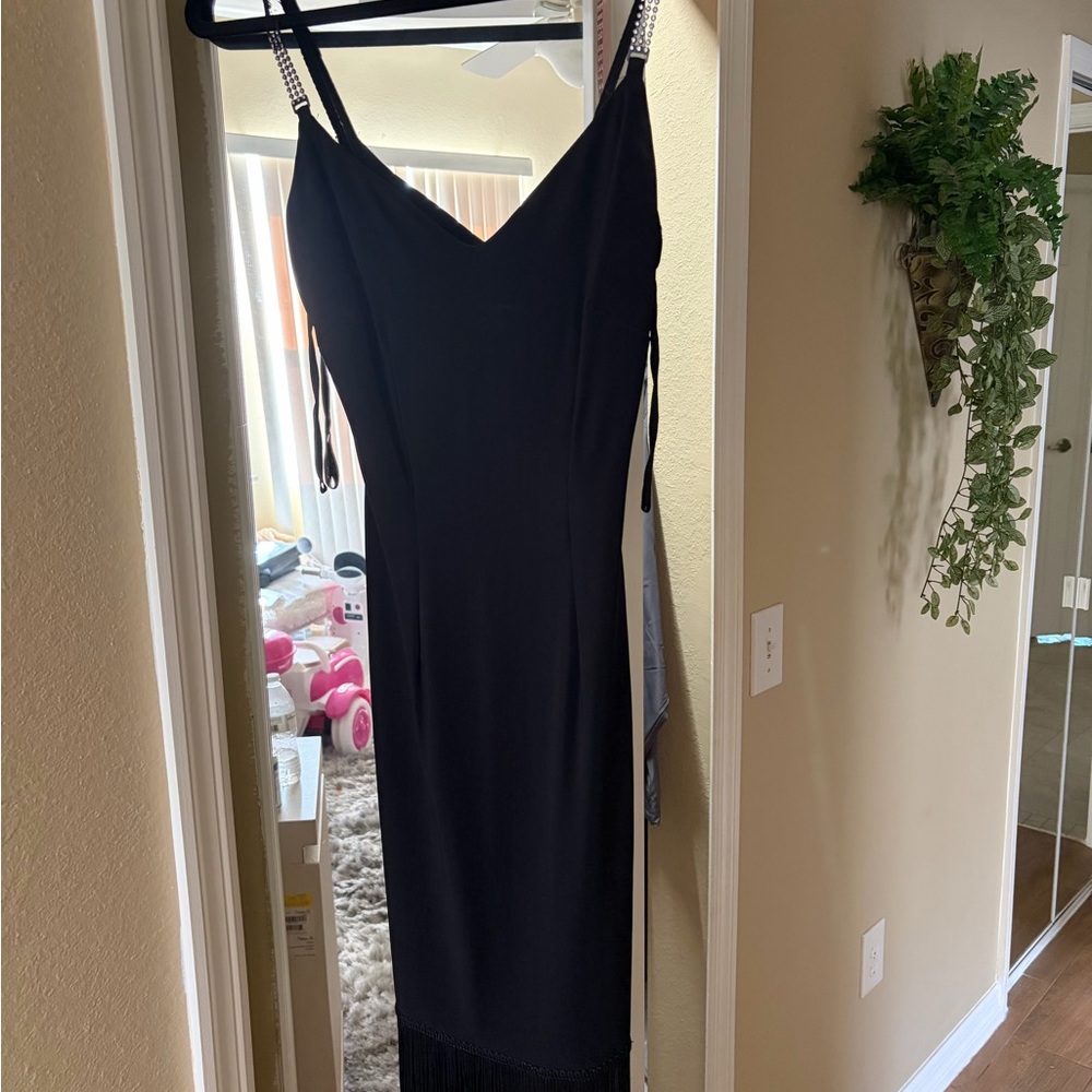 Elegant Black Sleeveless Dress